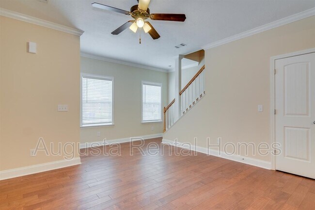 Photo - 141 Village Run