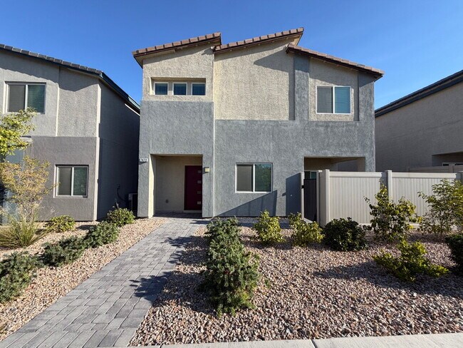 GATED 4 BED 2.5 BATH 2 CAR GARAGE SINGLE FAMILY HOME w/ LOFT, BEDROOM DOWNSTAIRS, NEXT TO COMMUNI...