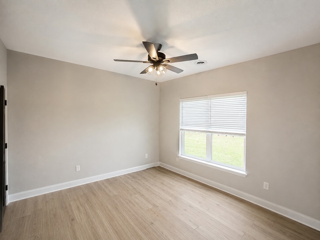 Photo - 2086 Meadow Creek Ln