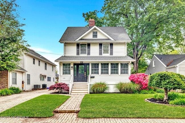 Building Photo - 370 E Main St