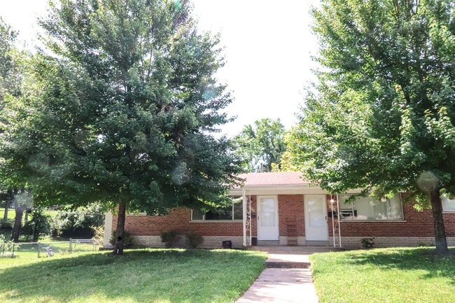 Building Photo - 414 S Cadillac Dr