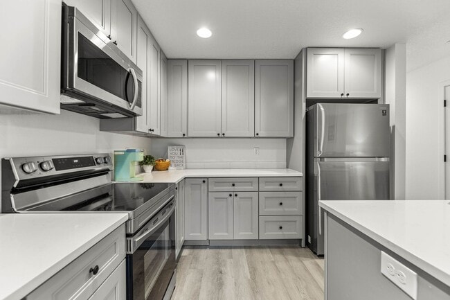 Photo - NEW CONSTRUCTION! Modern