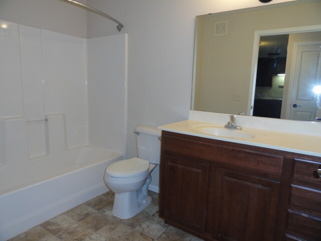 Photo - 17073 Adelmann St SE