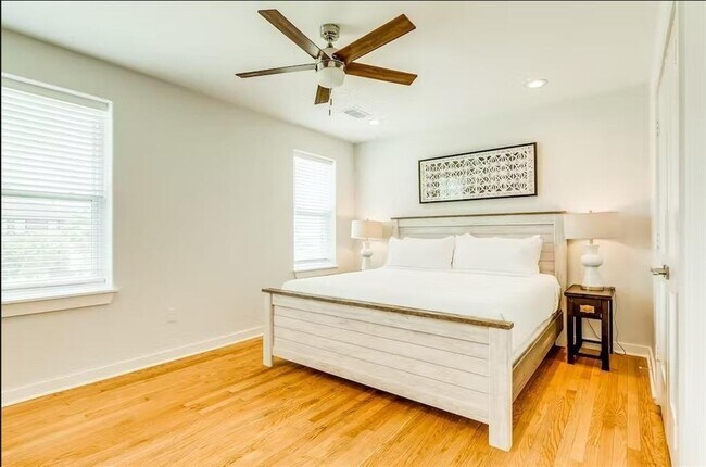 Photo - 2424 Bernardo De Galvez Ave Unidad C