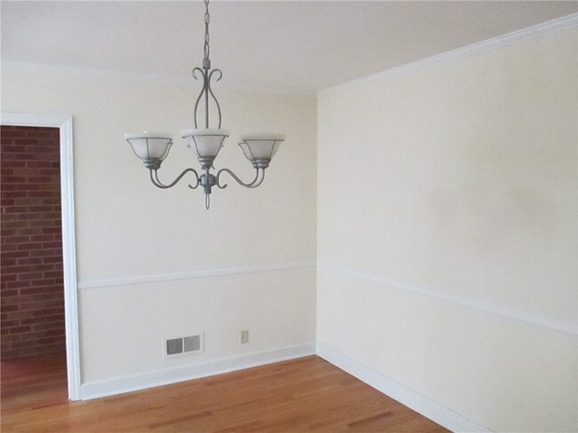 Photo - 305 Augusta Rd