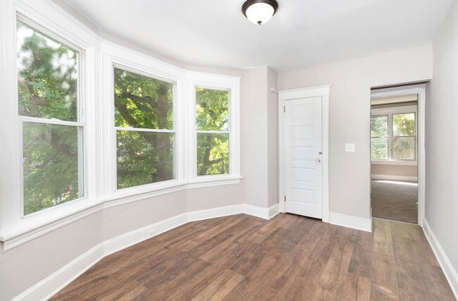 Photo - 551 Radnor St Unit 2