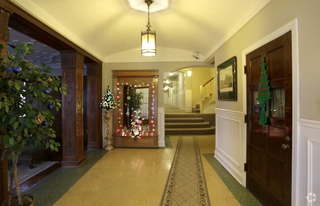 Lobby - The DeVere Apartments