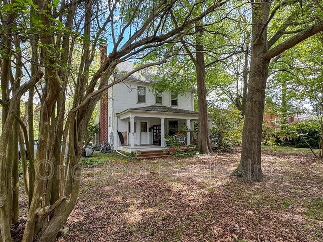 Photo - 727 Richmond Rd