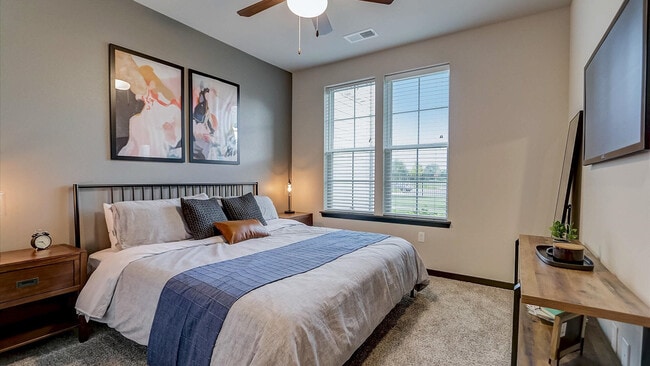 Building Photo - Springs at Three Oaks