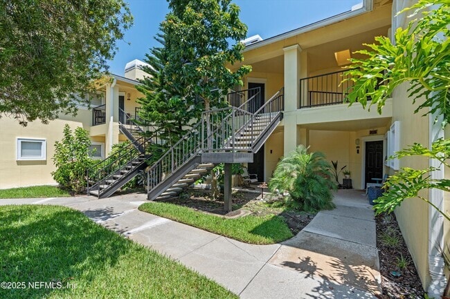 Building Photo - 1800 The Greens Way Unit 304 Rental