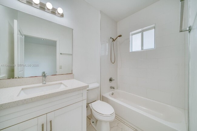 Photo - 14708 NE 7th Ave Unidad 14708