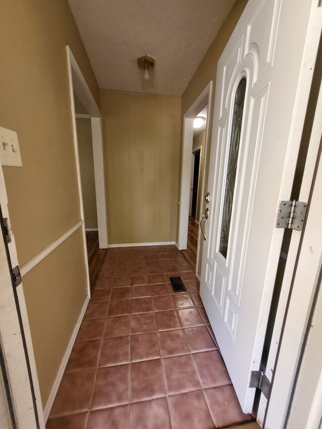 Photo - (4) Bed/(2) Bath + (2) Living Areas Avail ...