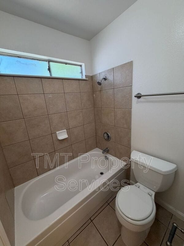 Photo - 8252 Center Pkwy