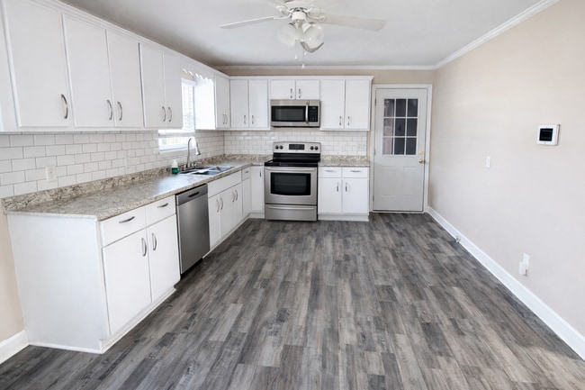 Photo - 503 Kirby Dr