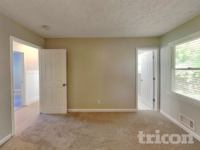 Photo - 2590 Mountain Brook Rd