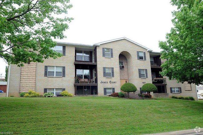 Building Photo - 1527 Foster Ave Unit 10 Rental