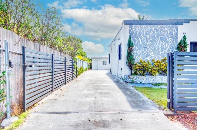 Photo - 2126 NW 3rd St