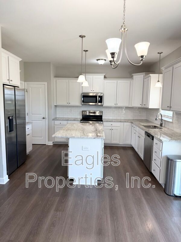 Photo - 117 Kenbridge Ln