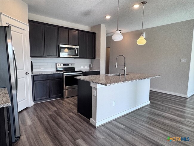 Photo - 300 Colthorpe Ln