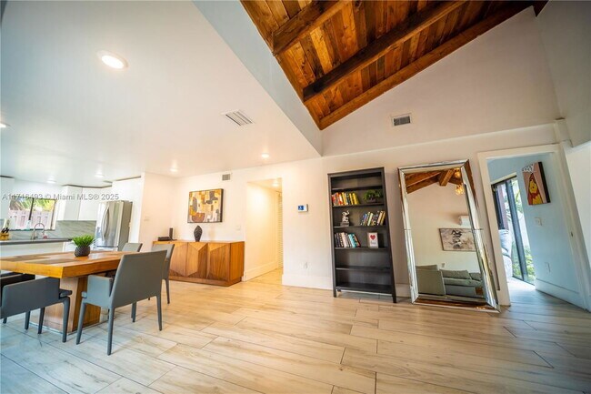 Photo - 20429 NE 10th Ct Rd