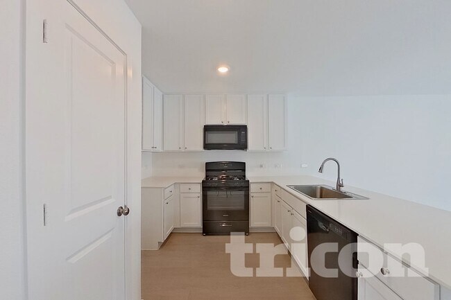 Photo - 907 Ponderosa Ln