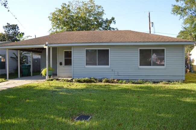 Building Photo - 2605 Lancaster Ln Rental