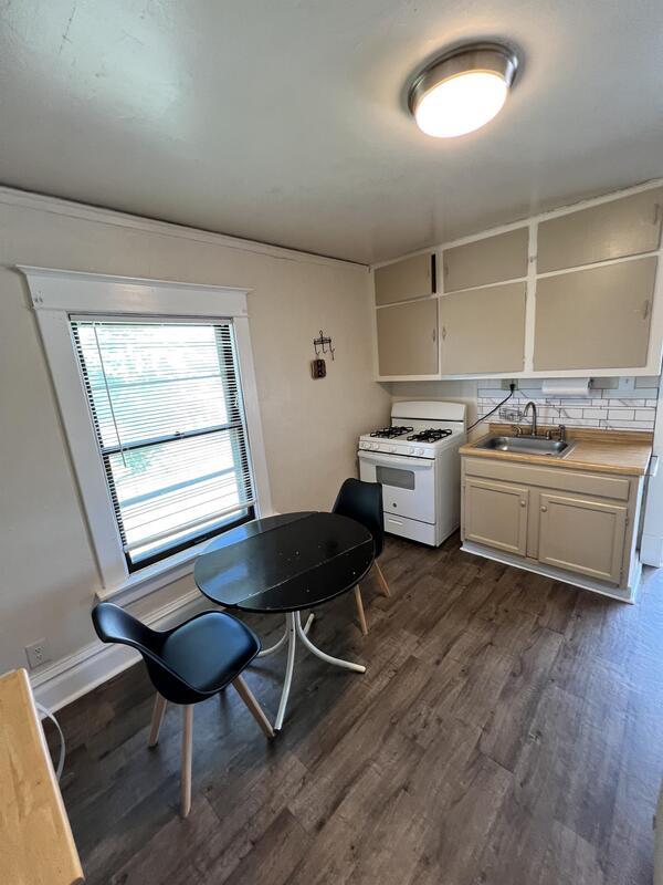 Photo - 1215 1/2 2nd Avenue SE - 1