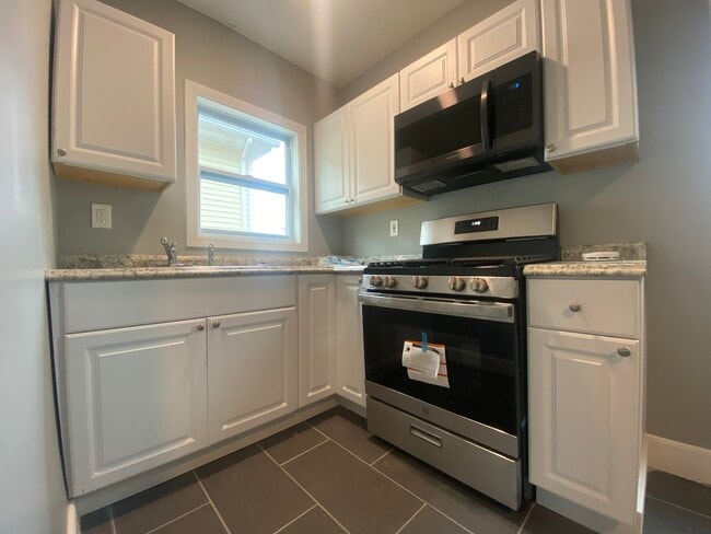 Kitchen - 194 Messer St