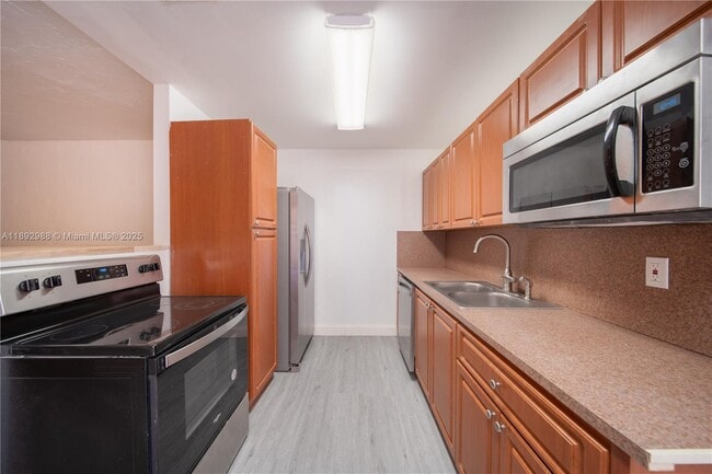Photo - 435 SW 33rd Ave Unit 4