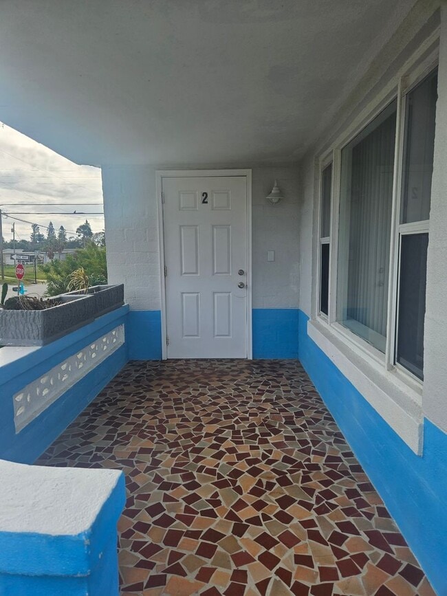 Building Photo - 2014 Blais Ave Unit 2