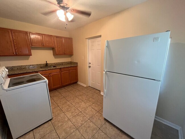 Photo - Balsamo Trust 182 Unit 2