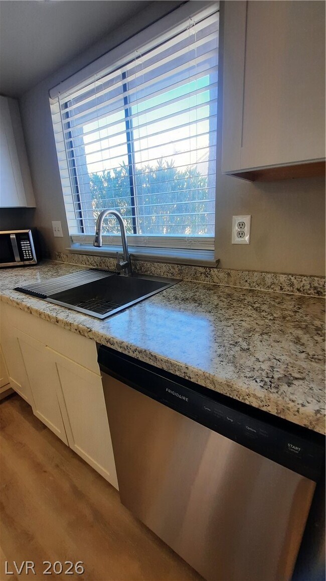 Photo - 1632 Marathon Dr