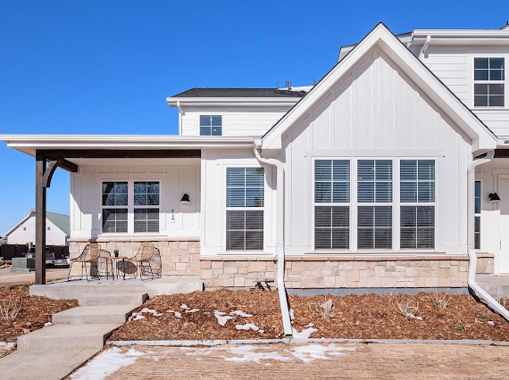 End unit with porch - 3045 E Trilby Rd Townhome