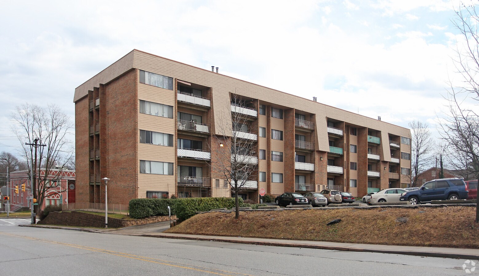 Oxford House Apartments - Oxford House Apartments