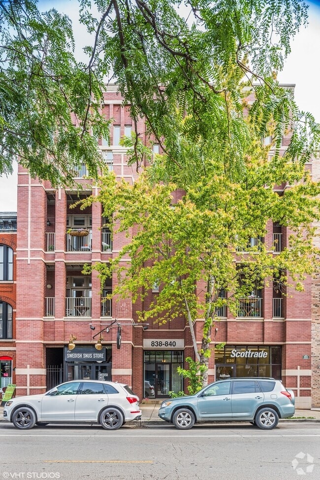 Building Photo - 838 W Armitage Ave Unit 3E Rental