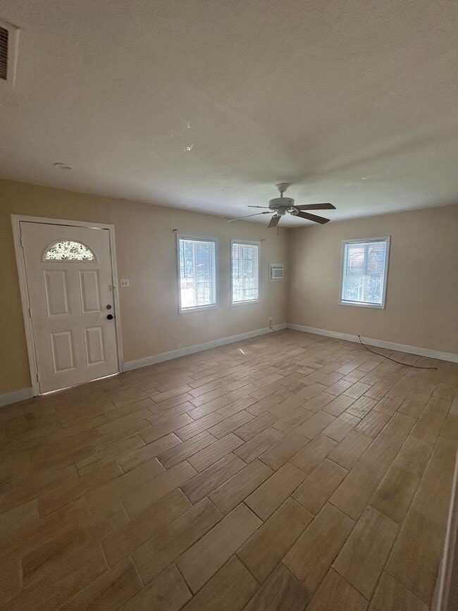 Photo - 14384 Locust St