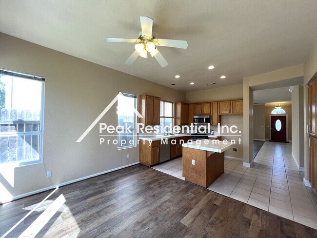 Photo - Wonderful Roseville 3bd/2ba House With 3 C...