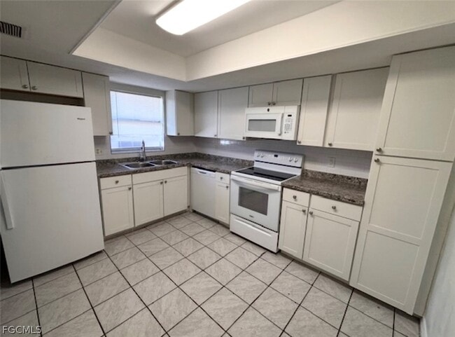 Photo - 4912 York St Unit 3