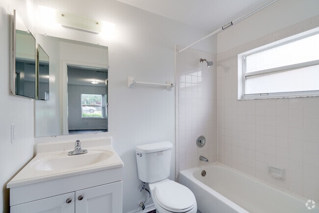 2 habitaciones, 2 baños - 1000 pies cuadrados - Baño