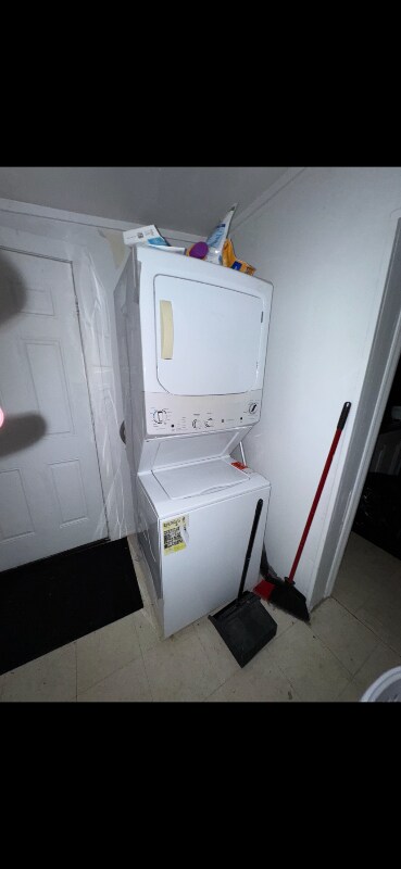 Photo - 24 2nd St SE