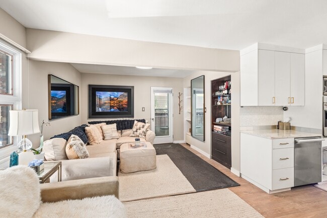 Photo - 250 S Original St Unit E