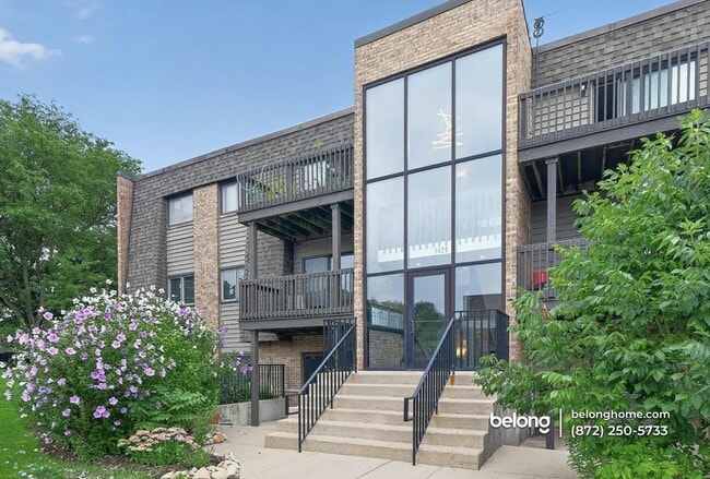 Building Photo - 1420 Stonebridge Cir Unit N5