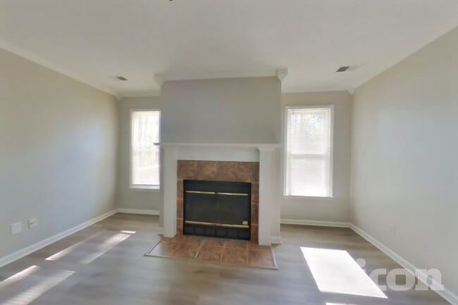 Photo - 112 Hedgefield Rd