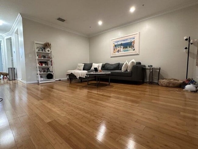 Photo - 1460 Corbison Point Pl