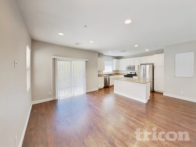 Photo - 6639 Weeping Pine St