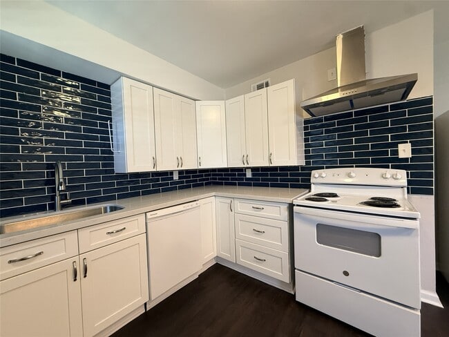 Photo - 1824 Thonig Rd Unit 11