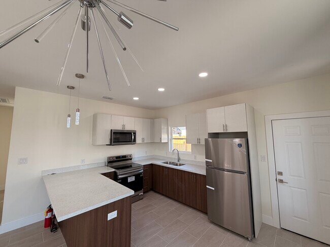 Photo - 609 N Alexandrite Ave Unit 3