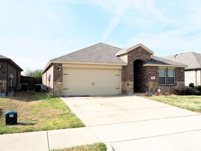 Photo - 401 Wilson Way