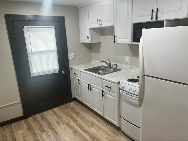 Photo - 217 N Main St Apartment Unit D