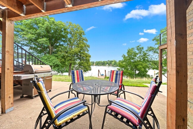 The view outside your door. - Cross Lake Estates - Furnished Rentals